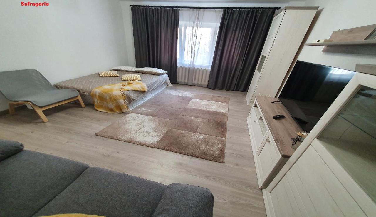 Mia Central Apart, 3 Rooms, 2 Baths, Afi Mall Μπρασόβ Εξωτερικό φωτογραφία